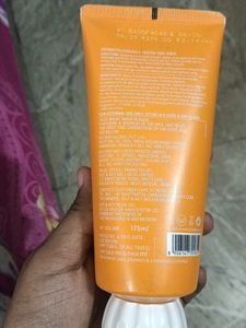 Dot &amp; Key Vitamin C+E Gel Face Wash