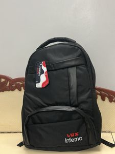 New- Backpack 🎒with 5 zip pockets