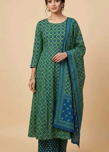 Elegant Green &amp; Blue Printed Kurta Set with Dupatt