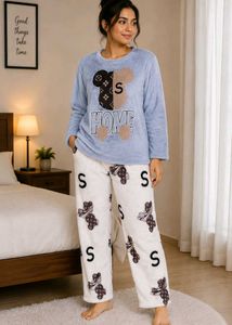 42Bust - Cozy Winter Night Suit