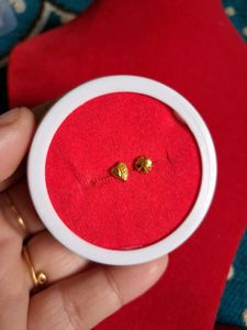Elegant Gold nosepin - Heart &amp; Ball Design