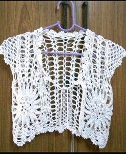 Cute White Neted Soft Woolen Short Shrug