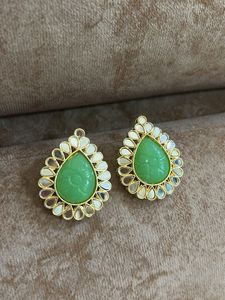 Elegant Green Stone &amp; Mirror Earrings