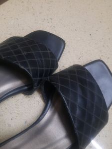 INC.5 women  Black Textured Open Toe Heels