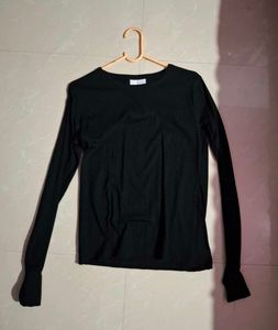 Black Thumbhole Roundneck Top