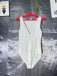 H&amp;M White Textured Bodysuit
