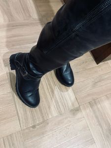 Truffle Knee-Length Elegant Black Boots