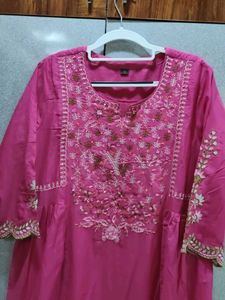 Elegant Pink Embroidered Kurta