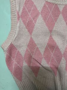 pink cute argyle patterned vest.