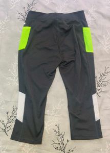 24 Street Stretchable Black Sports Capri Tights wi