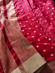 Elegant Red Saree with Gold Motifs