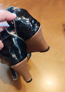 Chic Black Wedge Sandals