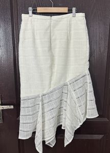 FOREVER NEW White Lace Skirt With Handkerchief Hem