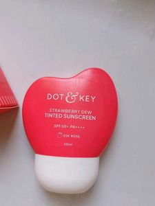 DOT &amp; KEY Strawberry Dew Tinted Sunscreen SPF 50