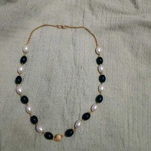 Elegant Pearl and beadsNecklace