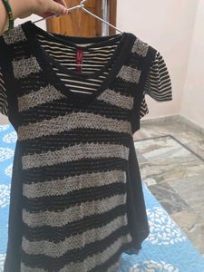 Stylish Striped round-Neck Top