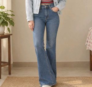 Blue bootcut Jeans