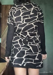 Stylish Giraffe Print Sweater Top