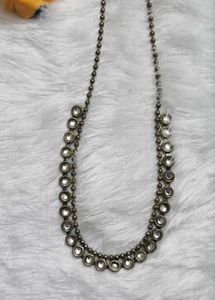 Elegant Beaded Necklace with Crystal Accents