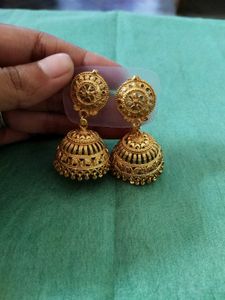 Elegant Gold-Tone Kundan Necklace