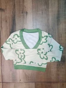 Cute Floral V-Neck Cropped Top