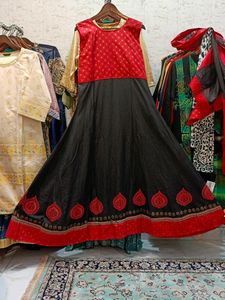 DESIGNER COTTON SLEEVELESS GOWN WITH DUPATTA