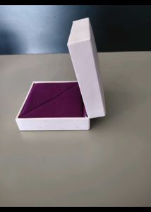 Caratlane  ring box