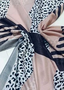 Stylish Geometric Print Scarf