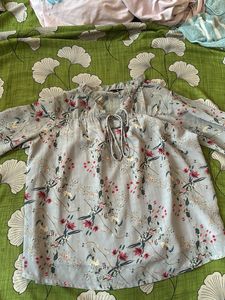 Chic Floral Print Blouse