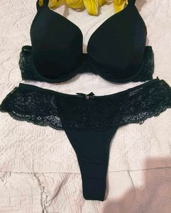 Comfy Black Bra With Beautiful Net Penty