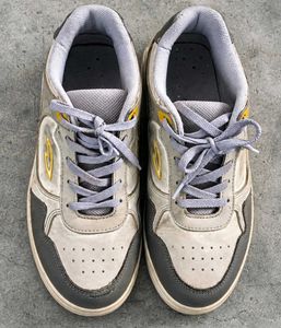 Men's Grey & White Casual Sneakers