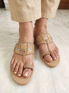 Embellished Toe Ring Sandals