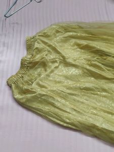 It's A Very Pretty Golden Net Flaired Bottom .