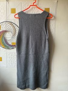 Sleek Knit V-Neck Sleeveless Dress