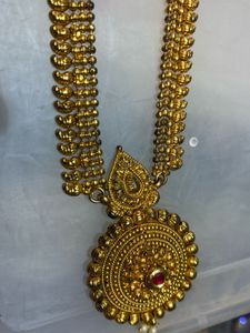 Elegant Gold-Plated Necklace with Pendant