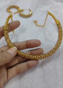 Sparkling Gold Tone Choker &amp; Hoop Earrings Set