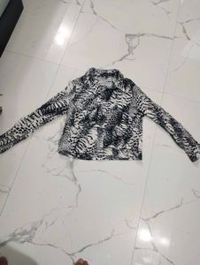 Stylish Animal Print Crop Shirt