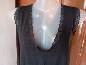 Lace Trim V-Neck Tank Top