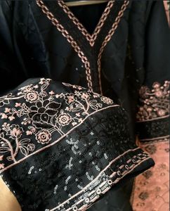 Elegant Black Embroidered Kurta Set😍
