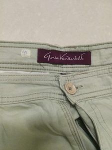 Imported Gloria Vanderbilt Capri