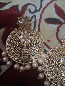 Exquisite Pearl &amp; Kundan Maang Tikka Set