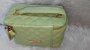 MAC Quilted Makeup Bag kitne
