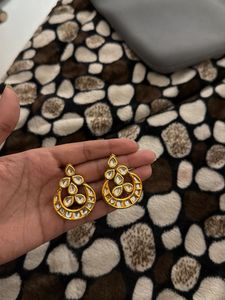 Elegant Gold Kundan Earrings