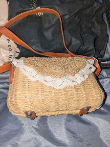 Chic Woven Crossbody Bag with Lace Trim