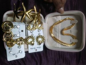 Gold-Tone Jewelry Set