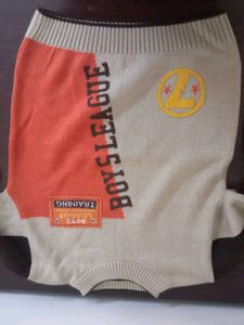 Selling Boys Sweater 4-6 Year Old In ₹200