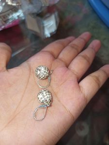 Silver Earing With Diamond