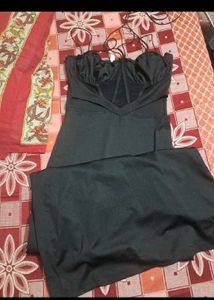 Chic Black Cut-Out Midi Dress