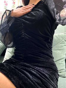 Black Off-Shoulder Velvet Dress