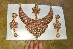 Exquisite Diamond Necklace &amp; Earring Set